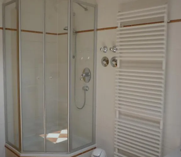 Gaestehaus Binder 게스트하우스 앙게르